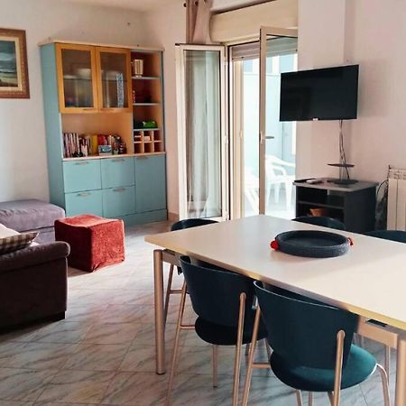 Casa Flora A Due Passi Dal Mare Giovinazzo Exterior foto
